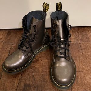 Dr. Martens- Pascal